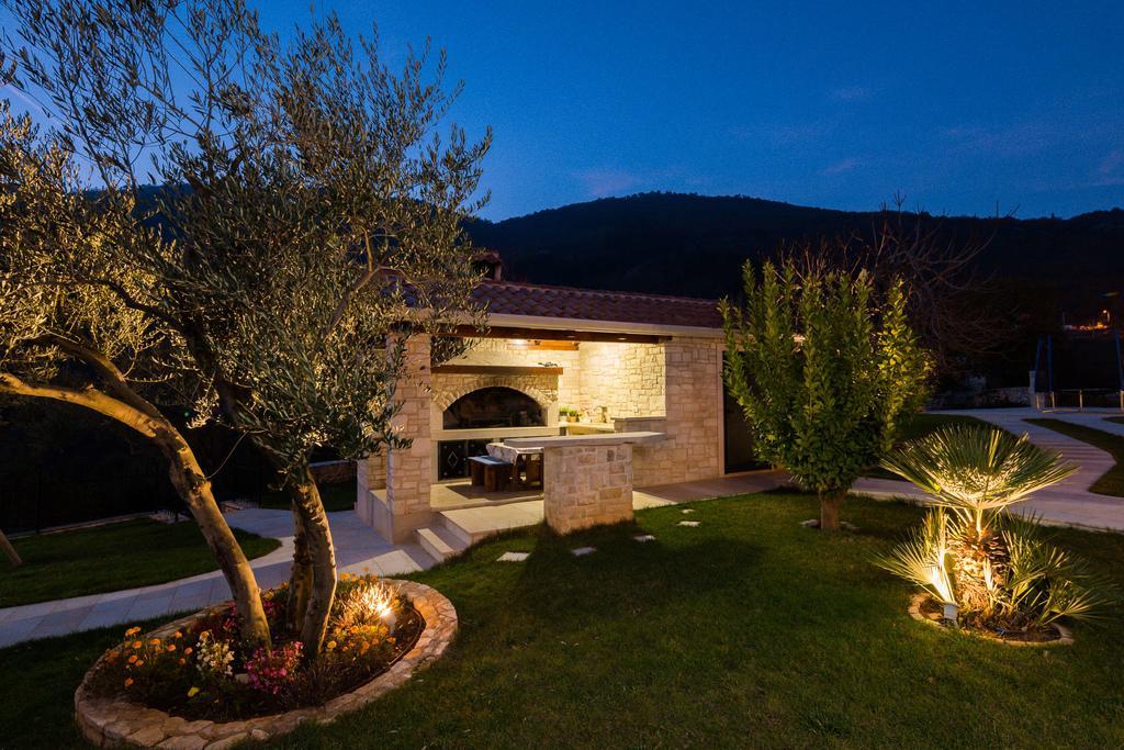 Villa Stonegate Estate - Bonus, Dvije Vile Jedna Cijena! Opatija Exterior foto